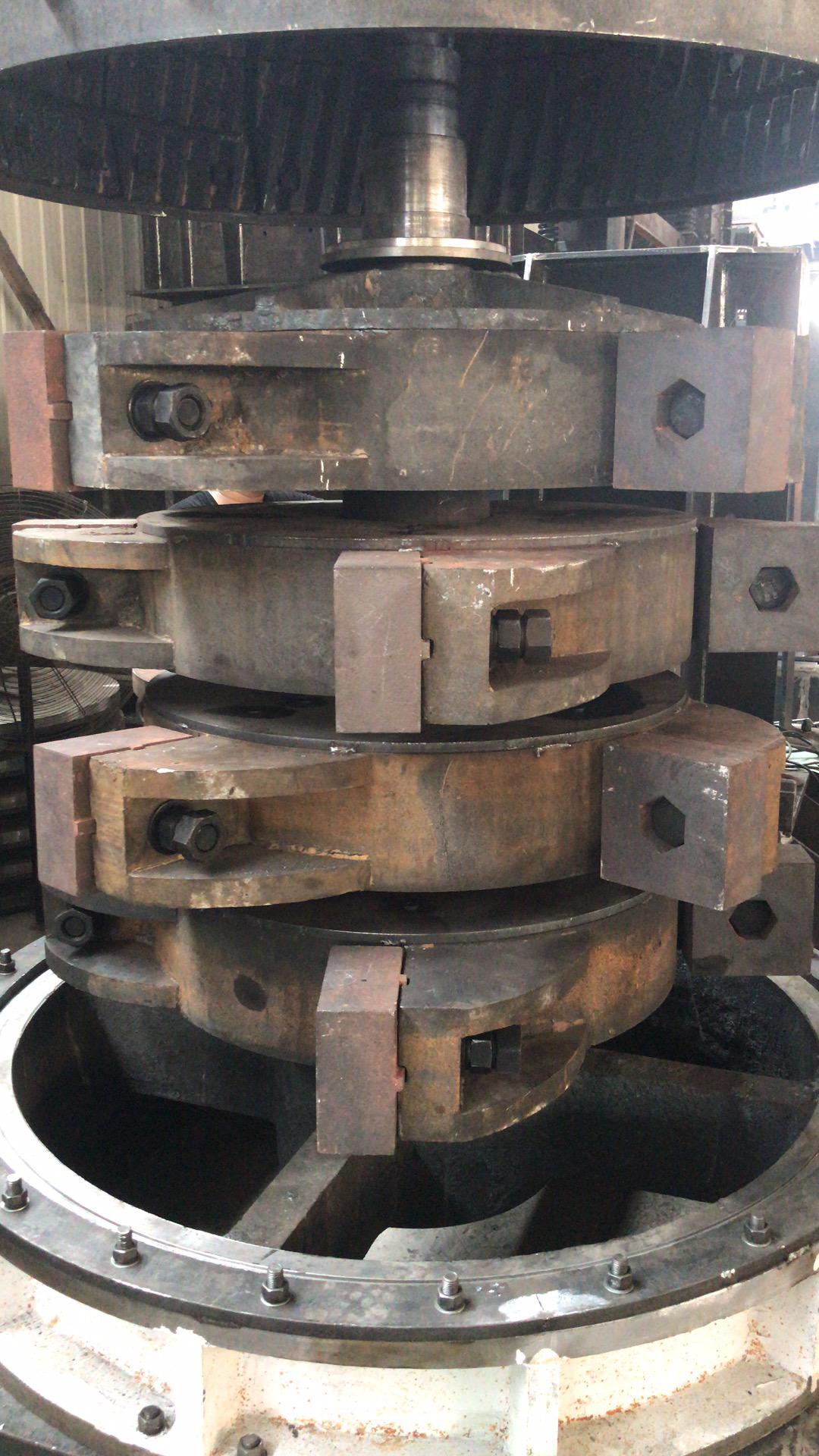 立軸式破碎機配件組裝圖